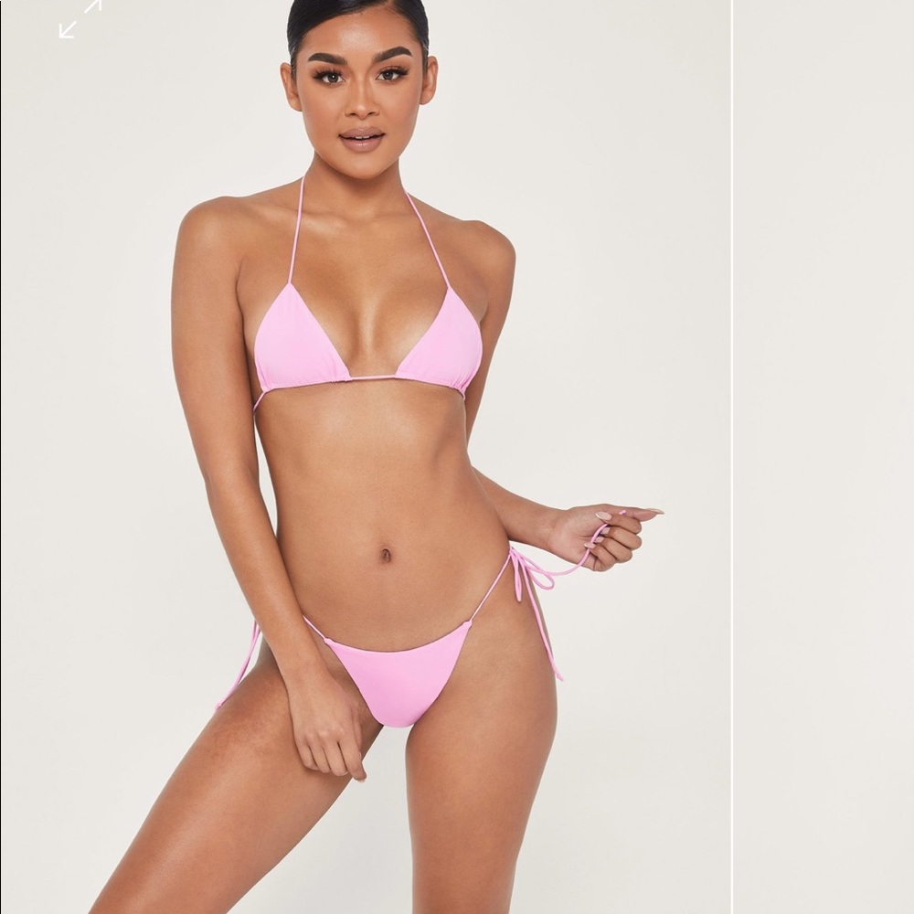 Meshki Amalia bikini